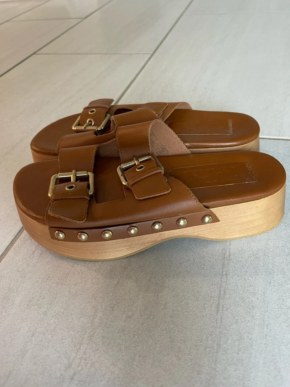Zara Brown Double-Buckle Platform Slide Sandals - Picture 2 of 4